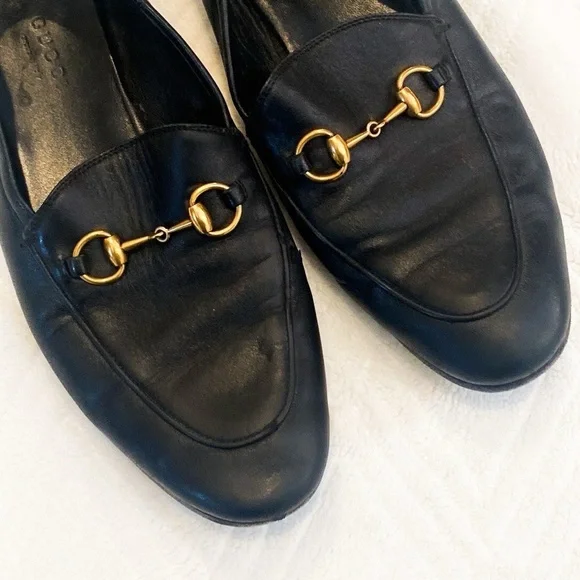 Gucci Black Leather Loafers with horse but Gold hardware - Picture 2 of 8